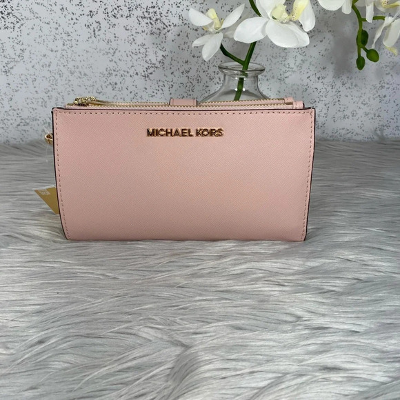 Michael Kors Pink Jet Set Travel Leather Wristlet - Picture 1 of 8